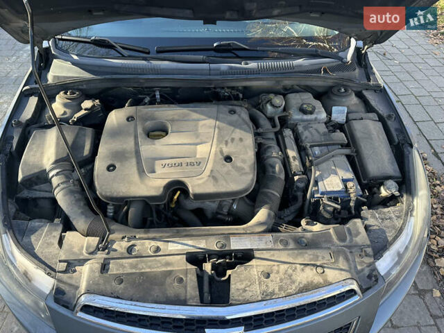 Серый Шевроле Круз, объемом двигателя 1.99 л и пробегом 196 тыс. км за 7200 $, фото 17 на Automoto.ua