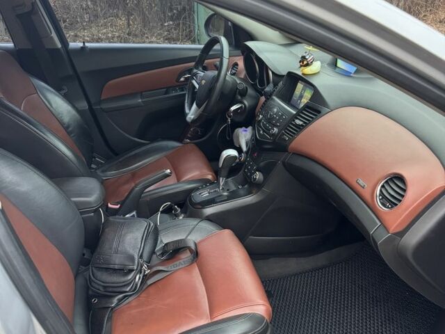 Серый Шевроле Круз, объемом двигателя 1.6 л и пробегом 162 тыс. км за 6300 $, фото 17 на Automoto.ua