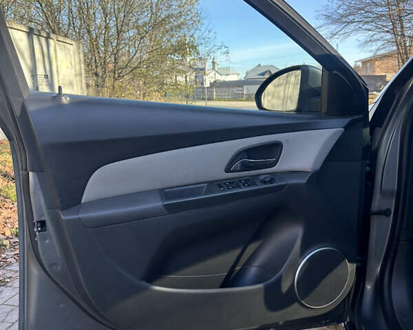 Серый Шевроле Круз, объемом двигателя 1.99 л и пробегом 196 тыс. км за 7200 $, фото 39 на Automoto.ua