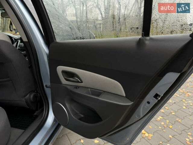 Сірий Шевроле Круз, об'ємом двигуна 1.6 л та пробігом 217 тис. км за 5700 $, фото 18 на Automoto.ua