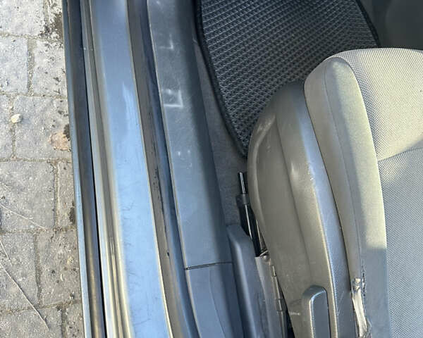 Серый Шевроле Круз, объемом двигателя 1.99 л и пробегом 196 тыс. км за 7200 $, фото 37 на Automoto.ua