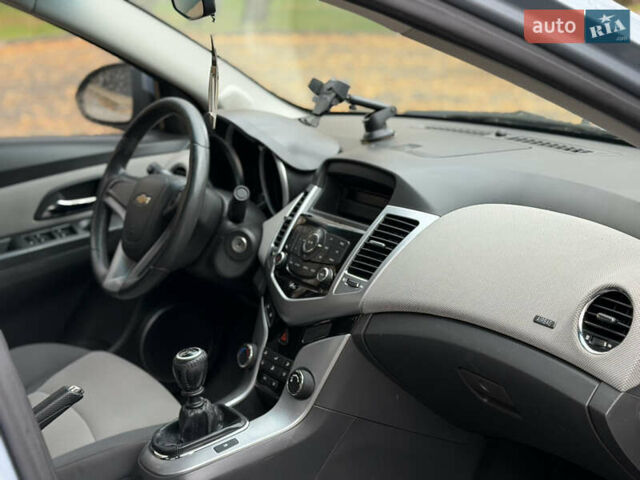 Сірий Шевроле Круз, об'ємом двигуна 1.6 л та пробігом 217 тис. км за 5700 $, фото 14 на Automoto.ua