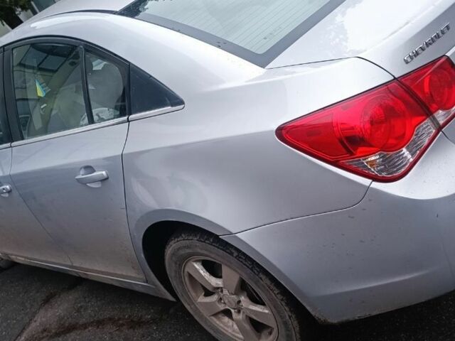 Серый Шевроле Круз, объемом двигателя 1.6 л и пробегом 146 тыс. км за 4700 $, фото 4 на Automoto.ua