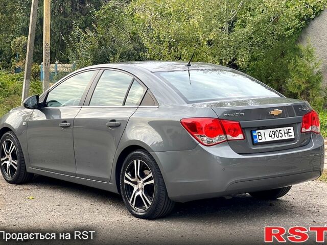 Серый Шевроле Круз, объемом двигателя 1.8 л и пробегом 177 тыс. км за 6950 $, фото 1 на Automoto.ua