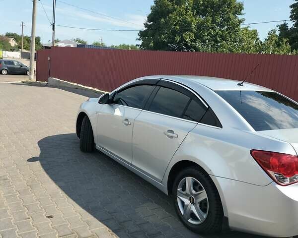 Серый Шевроле Круз, объемом двигателя 1.6 л и пробегом 124 тыс. км за 6300 $, фото 13 на Automoto.ua