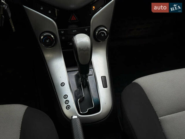 Серый Шевроле Круз, объемом двигателя 2 л и пробегом 154 тыс. км за 5950 $, фото 23 на Automoto.ua