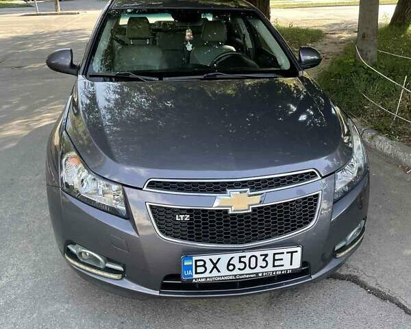 Серый Шевроле Круз, объемом двигателя 1.8 л и пробегом 168 тыс. км за 8000 $, фото 2 на Automoto.ua