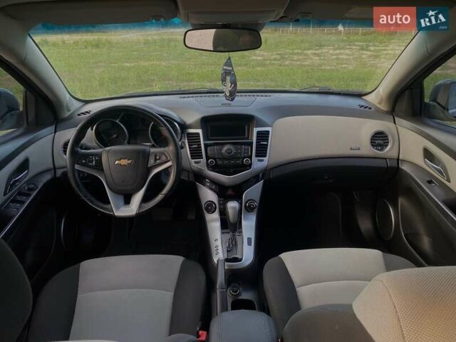 Серый Шевроле Круз, объемом двигателя 1.8 л и пробегом 192 тыс. км за 5700 $, фото 6 на Automoto.ua