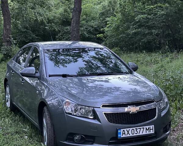 Сірий Шевроле Круз, об'ємом двигуна 1.8 л та пробігом 215 тис. км за 7000 $, фото 1 на Automoto.ua