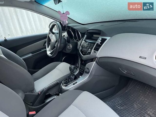 Сірий Шевроле Круз, об'ємом двигуна 1.6 л та пробігом 160 тис. км за 6100 $, фото 8 на Automoto.ua