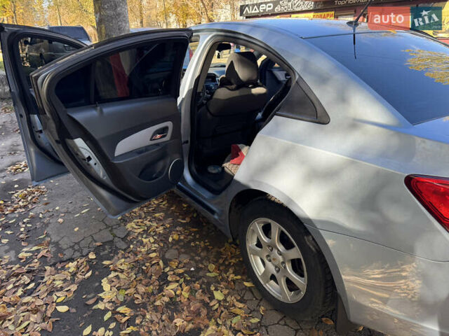 Серый Шевроле Круз, объемом двигателя 1.99 л и пробегом 208 тыс. км за 7800 $, фото 19 на Automoto.ua