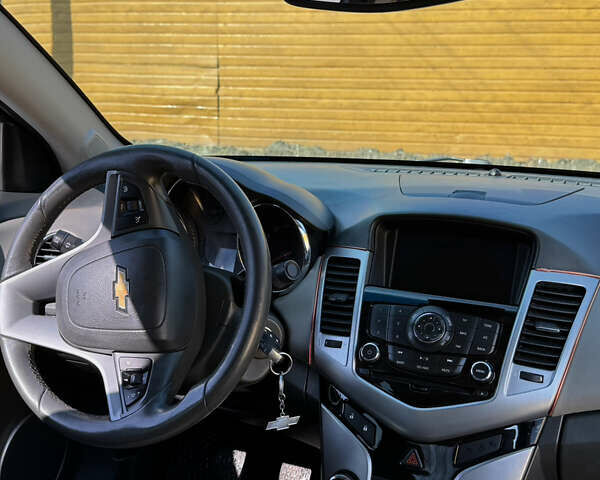 Сірий Шевроле Круз, об'ємом двигуна 1.8 л та пробігом 176 тис. км за 6800 $, фото 5 на Automoto.ua