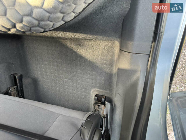 Серый Шевроле Круз, объемом двигателя 1.99 л и пробегом 208 тыс. км за 7800 $, фото 32 на Automoto.ua