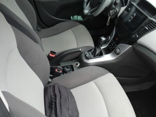 Сірий Шевроле Круз, об'ємом двигуна 1.8 л та пробігом 186 тис. км за 5600 $, фото 22 на Automoto.ua