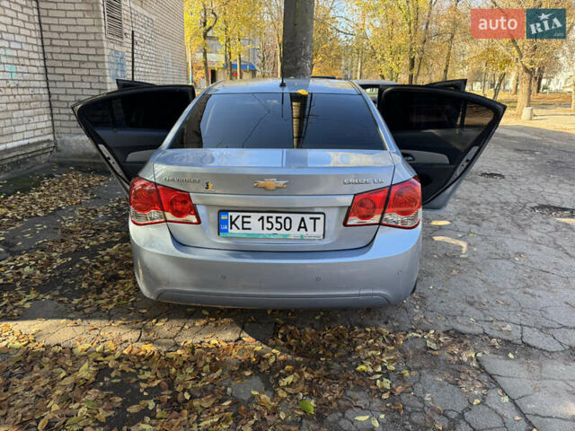Серый Шевроле Круз, объемом двигателя 1.99 л и пробегом 208 тыс. км за 7800 $, фото 2 на Automoto.ua