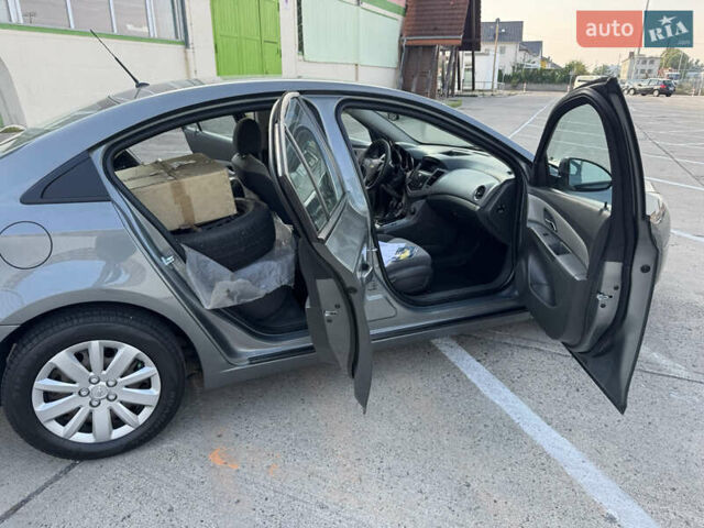 Сірий Шевроле Круз, об'ємом двигуна 1.6 л та пробігом 144 тис. км за 6100 $, фото 12 на Automoto.ua
