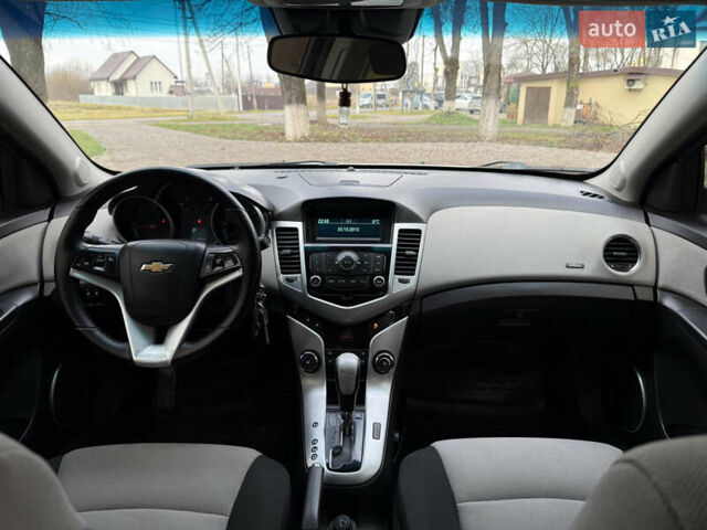 Серый Шевроле Круз, объемом двигателя 2 л и пробегом 154 тыс. км за 5950 $, фото 21 на Automoto.ua