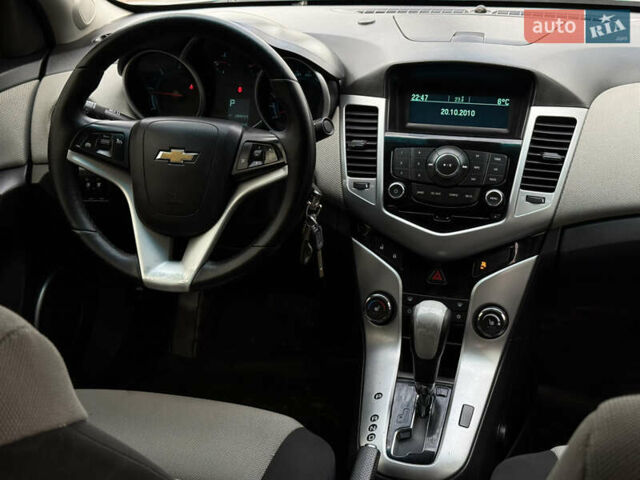 Серый Шевроле Круз, объемом двигателя 2 л и пробегом 154 тыс. км за 5950 $, фото 22 на Automoto.ua