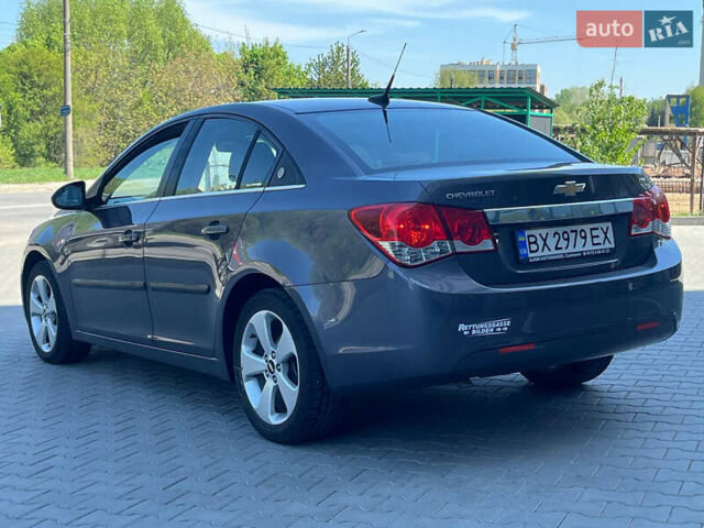 Серый Шевроле Круз, объемом двигателя 1.8 л и пробегом 168 тыс. км за 7400 $, фото 4 на Automoto.ua