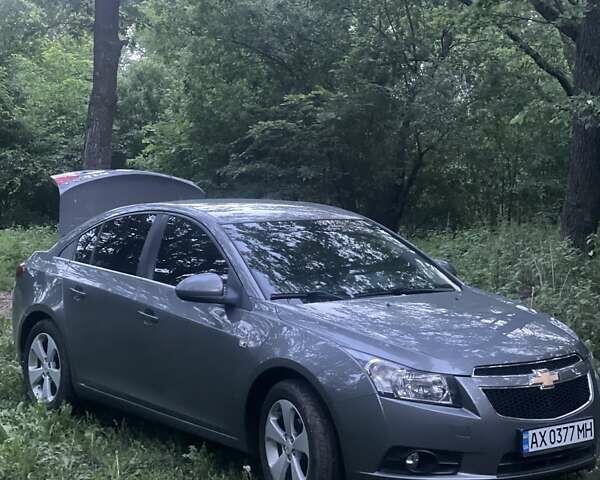 Сірий Шевроле Круз, об'ємом двигуна 1.8 л та пробігом 215 тис. км за 7000 $, фото 9 на Automoto.ua