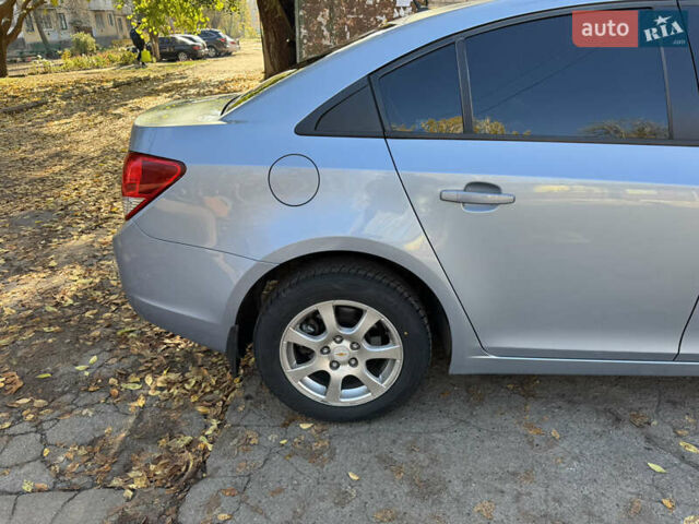 Серый Шевроле Круз, объемом двигателя 1.99 л и пробегом 208 тыс. км за 7800 $, фото 10 на Automoto.ua