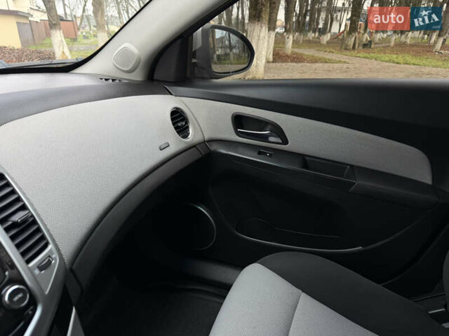 Серый Шевроле Круз, объемом двигателя 2 л и пробегом 154 тыс. км за 5950 $, фото 37 на Automoto.ua