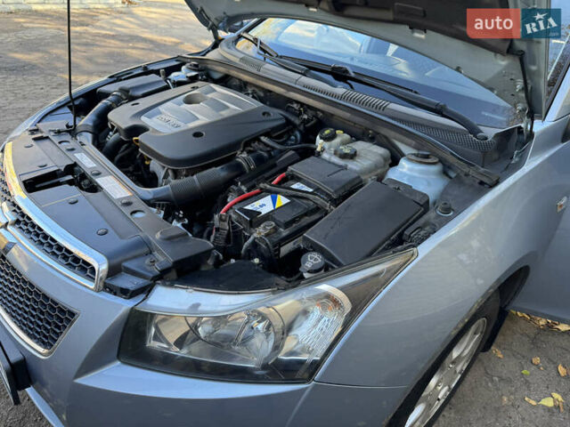 Серый Шевроле Круз, объемом двигателя 1.99 л и пробегом 208 тыс. км за 7800 $, фото 16 на Automoto.ua
