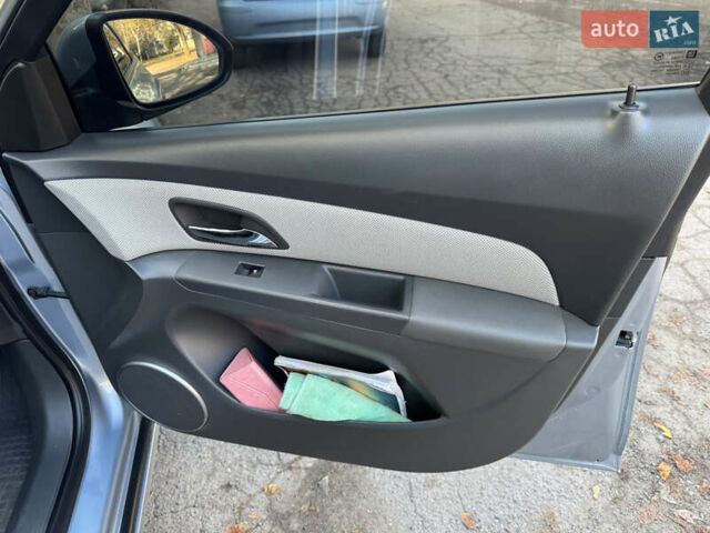 Серый Шевроле Круз, объемом двигателя 1.99 л и пробегом 208 тыс. км за 7800 $, фото 54 на Automoto.ua