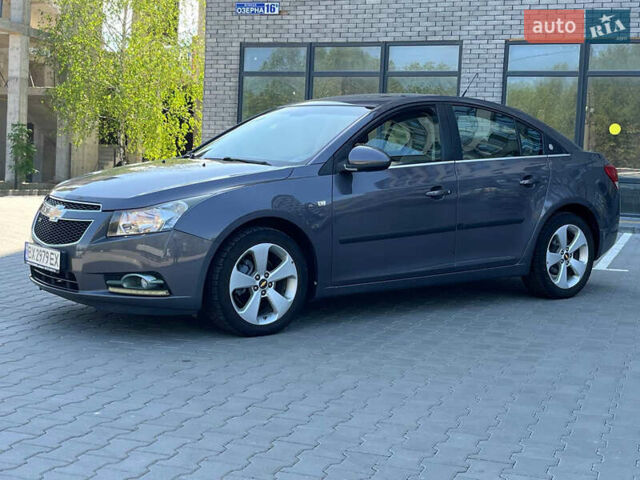 Серый Шевроле Круз, объемом двигателя 1.8 л и пробегом 168 тыс. км за 7400 $, фото 2 на Automoto.ua
