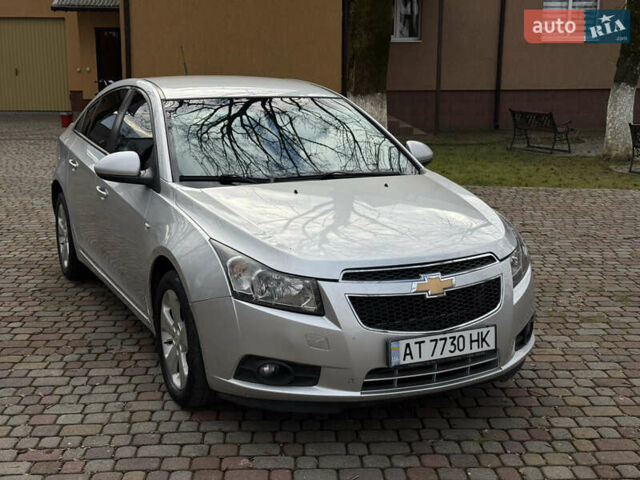 Серый Шевроле Круз, объемом двигателя 2 л и пробегом 154 тыс. км за 5950 $, фото 2 на Automoto.ua