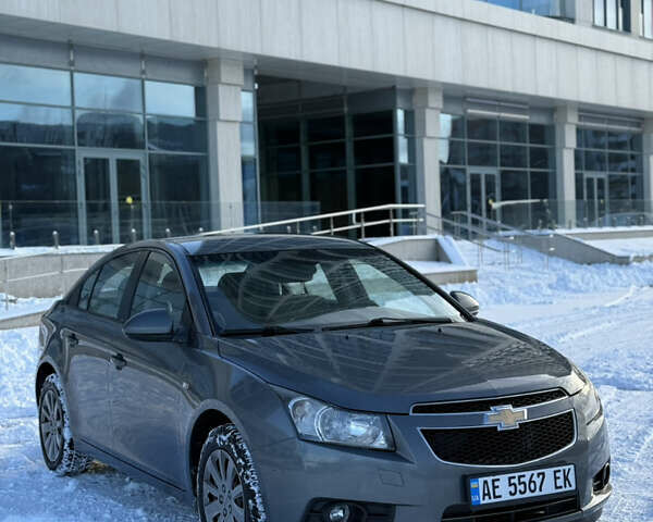Серый Шевроле Круз, объемом двигателя 1.6 л и пробегом 156 тыс. км за 6500 $, фото 1 на Automoto.ua