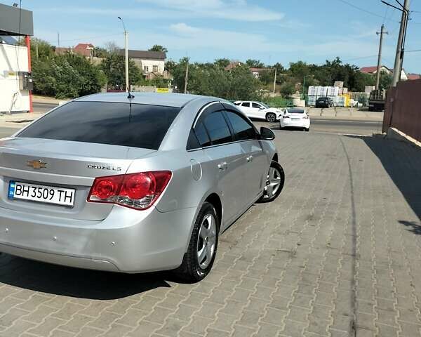 Серый Шевроле Круз, объемом двигателя 1.6 л и пробегом 124 тыс. км за 6300 $, фото 11 на Automoto.ua