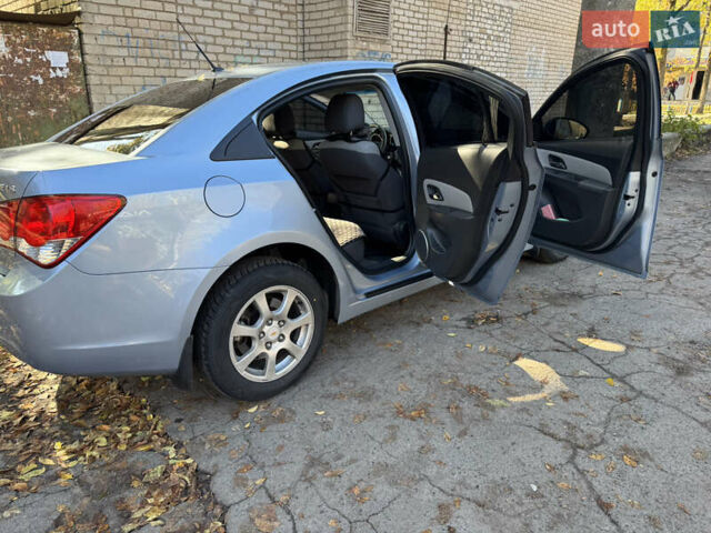 Серый Шевроле Круз, объемом двигателя 1.99 л и пробегом 208 тыс. км за 7800 $, фото 5 на Automoto.ua
