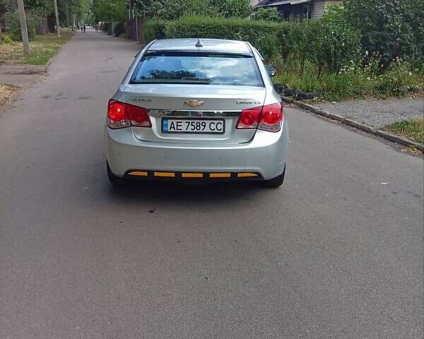 Серый Шевроле Круз, объемом двигателя 1.6 л и пробегом 259 тыс. км за 7000 $, фото 5 на Automoto.ua