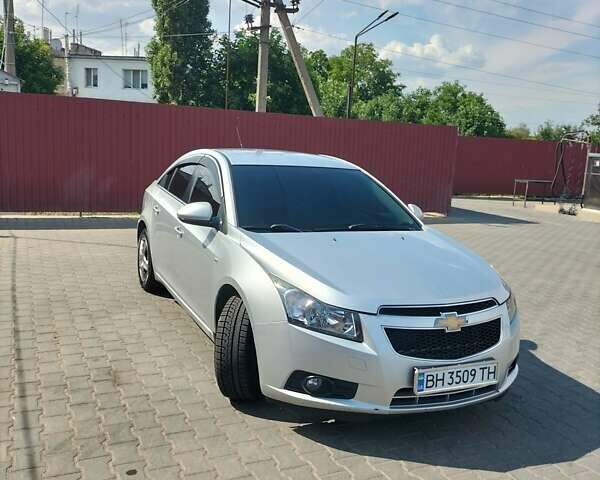 Серый Шевроле Круз, объемом двигателя 1.6 л и пробегом 124 тыс. км за 6300 $, фото 14 на Automoto.ua