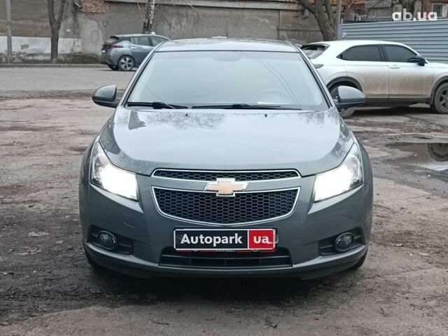 Серый Шевроле Круз, объемом двигателя 1.8 л и пробегом 221 тыс. км за 6690 $, фото 1 на Automoto.ua