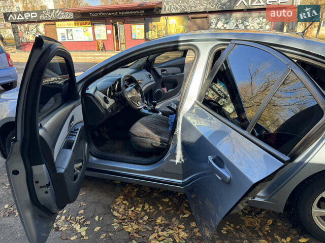 Серый Шевроле Круз, объемом двигателя 1.99 л и пробегом 208 тыс. км за 7800 $, фото 13 на Automoto.ua