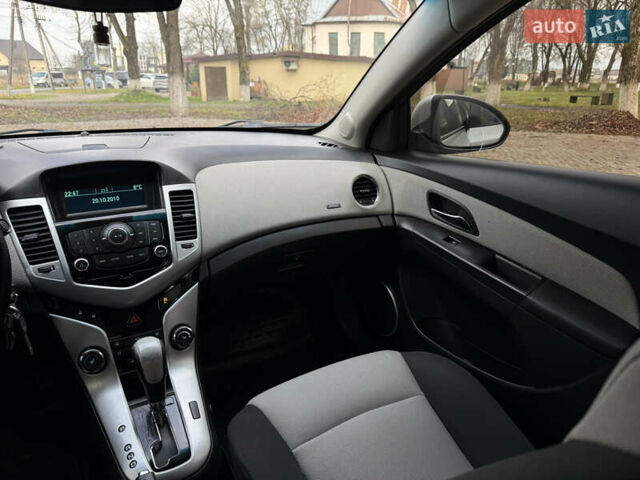 Серый Шевроле Круз, объемом двигателя 2 л и пробегом 154 тыс. км за 5950 $, фото 26 на Automoto.ua