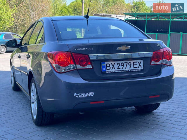 Серый Шевроле Круз, объемом двигателя 1.8 л и пробегом 168 тыс. км за 7400 $, фото 5 на Automoto.ua