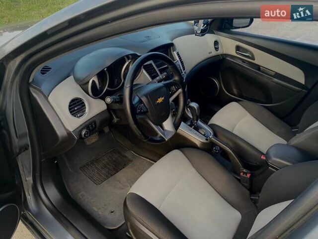 Серый Шевроле Круз, объемом двигателя 1.8 л и пробегом 192 тыс. км за 5700 $, фото 4 на Automoto.ua