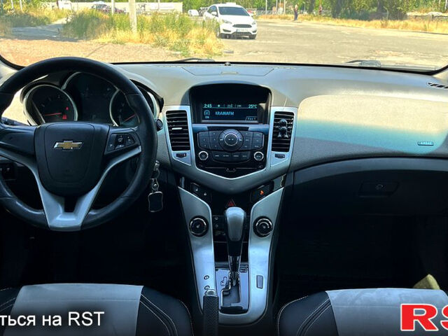 Серый Шевроле Круз, объемом двигателя 1.8 л и пробегом 206 тыс. км за 5990 $, фото 10 на Automoto.ua