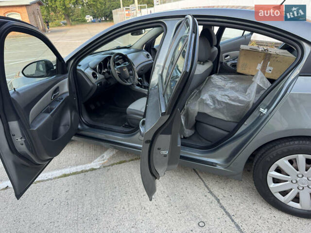 Сірий Шевроле Круз, об'ємом двигуна 1.6 л та пробігом 144 тис. км за 6100 $, фото 10 на Automoto.ua