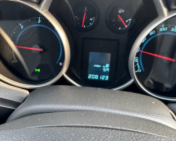 Серый Шевроле Круз, объемом двигателя 1.99 л и пробегом 208 тыс. км за 7800 $, фото 20 на Automoto.ua