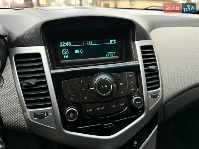 Серый Шевроле Круз, объемом двигателя 2 л и пробегом 154 тыс. км за 5950 $, фото 34 на Automoto.ua