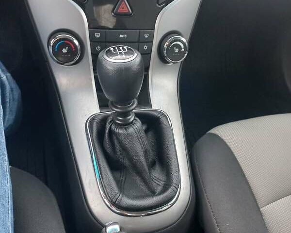 Серый Шевроле Круз, объемом двигателя 1.8 л и пробегом 270 тыс. км за 6800 $, фото 17 на Automoto.ua