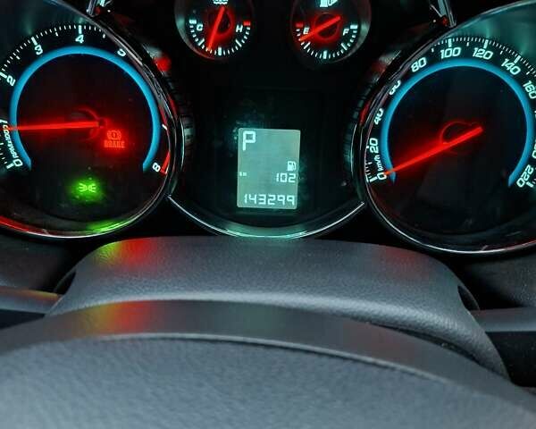 Серый Шевроле Круз, объемом двигателя 1.8 л и пробегом 143 тыс. км за 6000 $, фото 27 на Automoto.ua