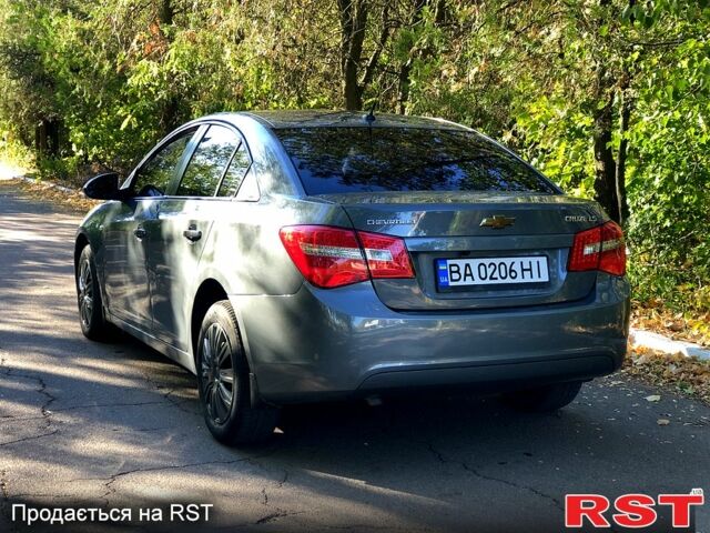 Серый Шевроле Круз, объемом двигателя 1.8 л и пробегом 236 тыс. км за 7500 $, фото 6 на Automoto.ua