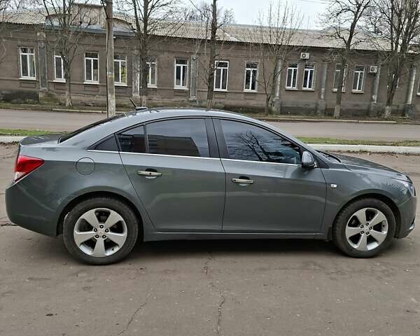 Серый Шевроле Круз, объемом двигателя 1.8 л и пробегом 143 тыс. км за 6000 $, фото 10 на Automoto.ua