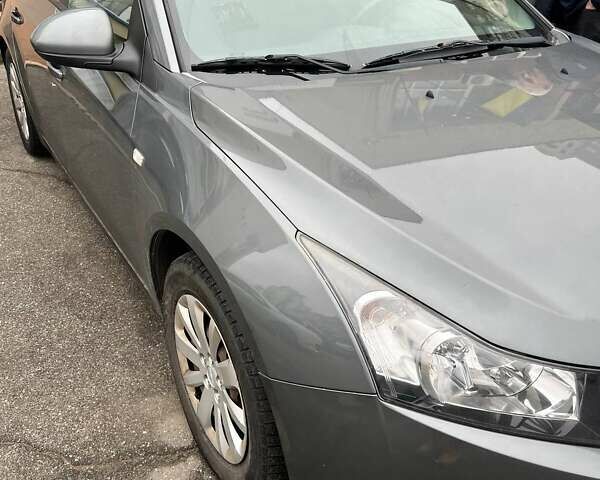 Сірий Шевроле Круз, об'ємом двигуна 1.8 л та пробігом 170 тис. км за 6900 $, фото 4 на Automoto.ua