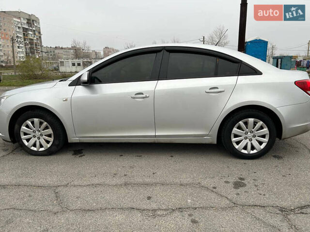 Серый Шевроле Круз, объемом двигателя 1.6 л и пробегом 192 тыс. км за 7000 $, фото 5 на Automoto.ua